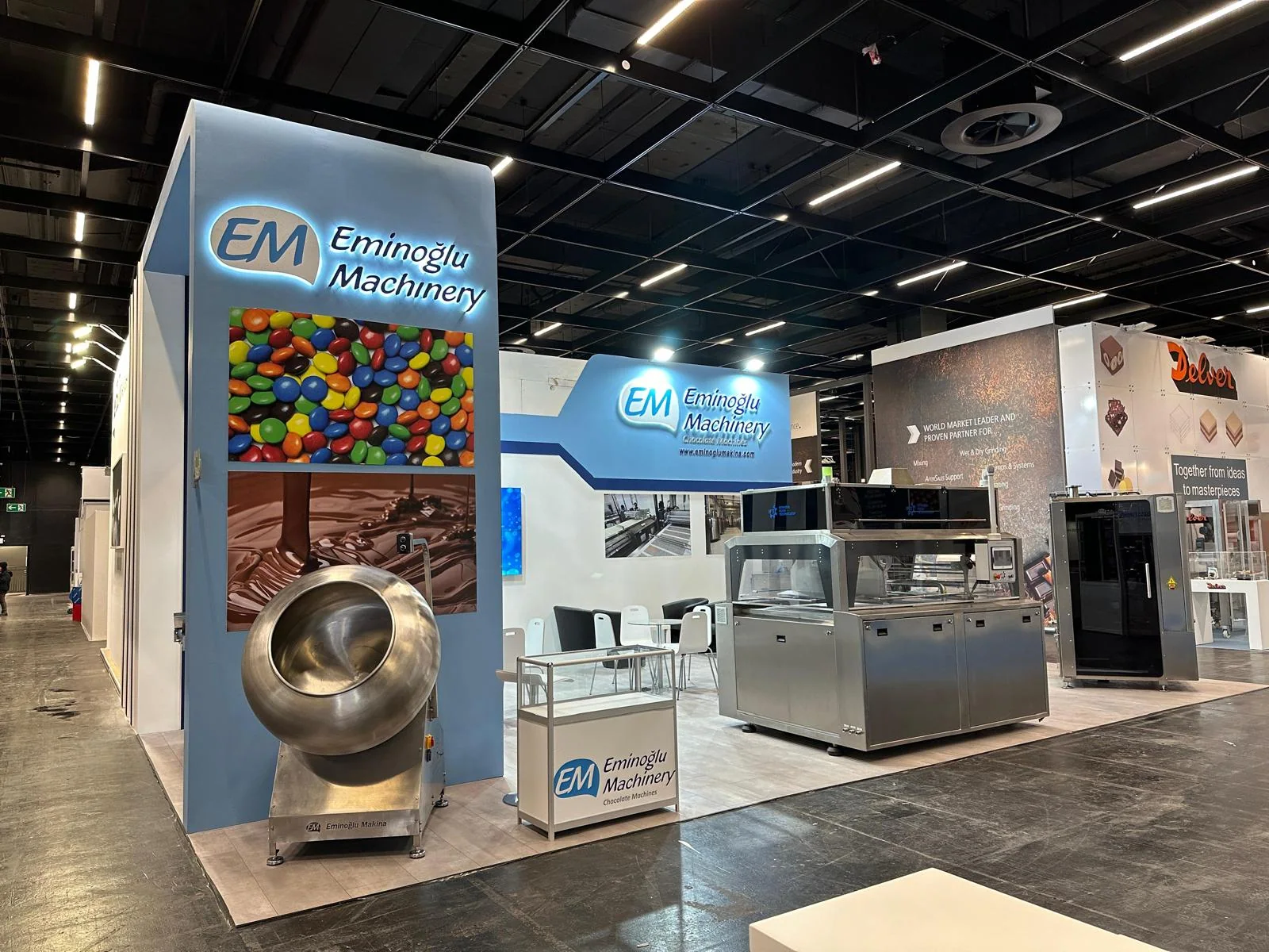Holz-Messestand von Eminoğlu Makina